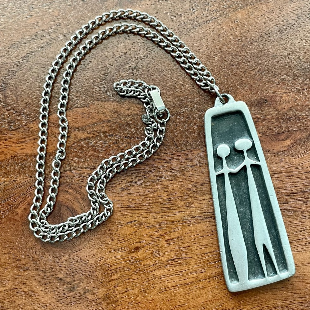 R Tenn Pendant Necklace Family Couple Friend